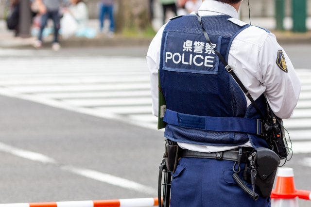 警察装備新型ホルスター 革製から樹脂製へ：制服警察官向け新型ホルスター導入の背景に